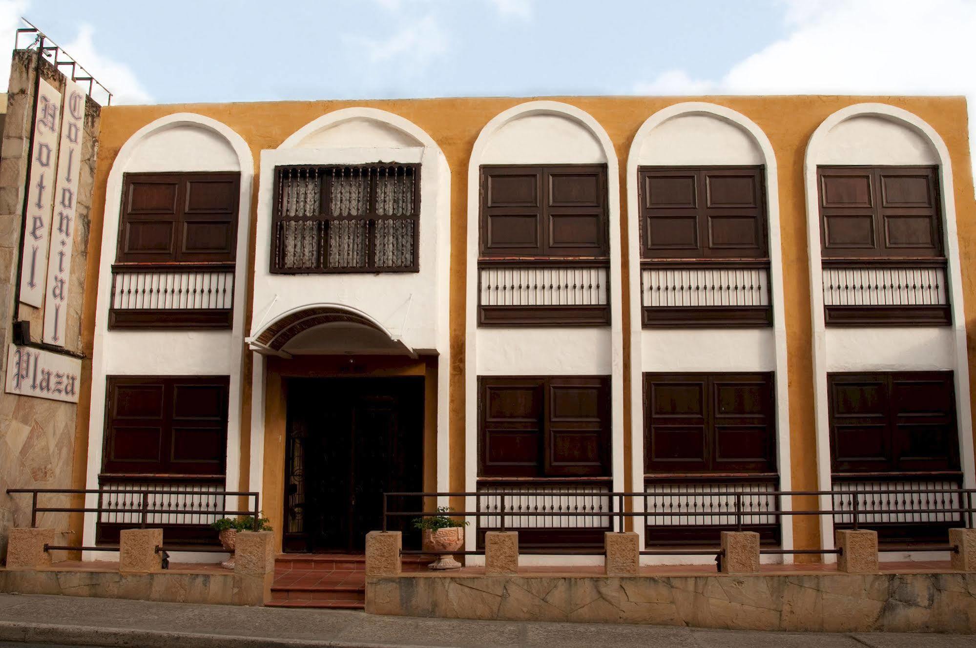 Hotel Colonial Plaza Bucaramanga Esterno foto